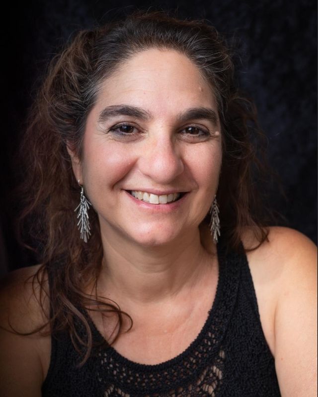 Portrait of Lori Evans, piano teacher in Haarlem